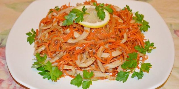 Салат з кальмарами і корейською морквою