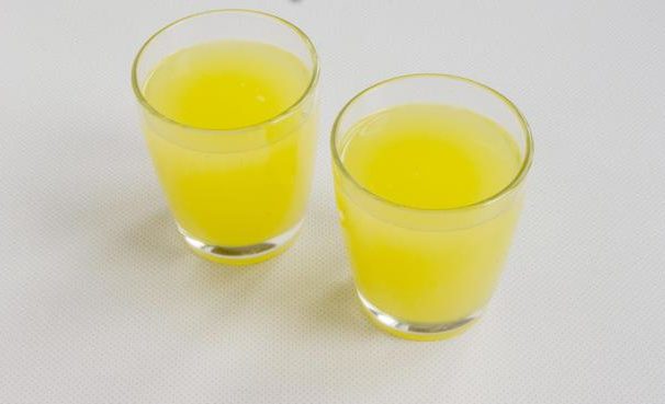 Розбавити лимонад 3 л води, розлити по ємностей і остудити в холодильнику