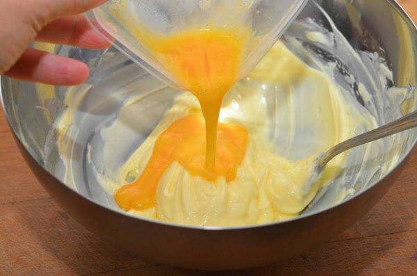 Сирний кекс з апельсином - швидкий, дуже смачний десерт для чаювання або сніданку