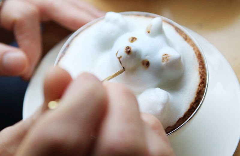 Недарма серед проводять навіть міжнародні конкурси, на яких кавових справ майстри змагаються в умінні створювати шедеври живопису на вспененном молоці