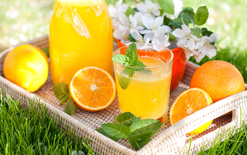 Остудити готовий апельсиновий лимонад