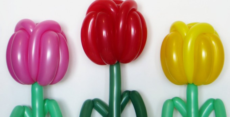 Найкраще для виготовлення тюльпана з куль ковбасок підійдуть такі кольори: зелений і жовтий