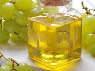 Масло з насіння винограду здавна славиться своїми корисними і лікувальними властивостями